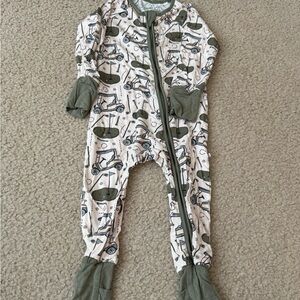 Caden Lane Golf print convertible sleeper